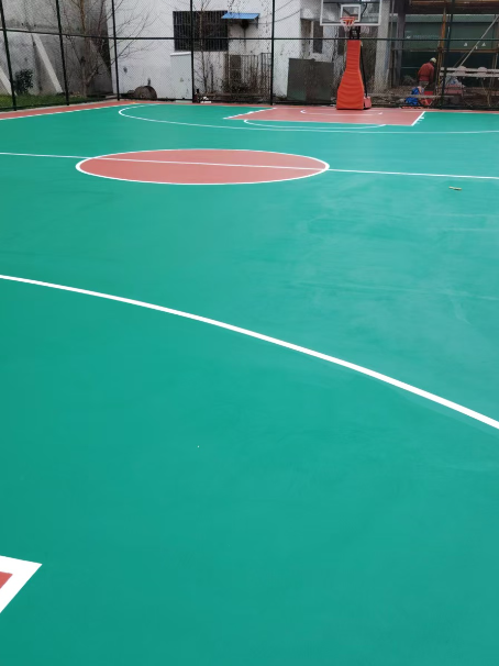 太谷 球场长期使用易出现地面开裂